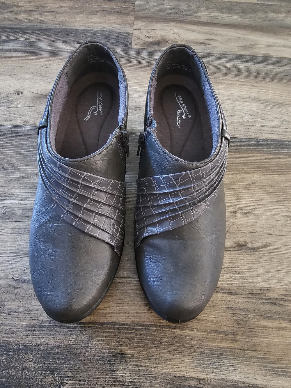 Easy Street Comfort Wave Women's Gray/Brown Slip-On Comfort Shoes 8M Low Heel